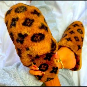 LUXURY FUR SLIPPERS 🔥
